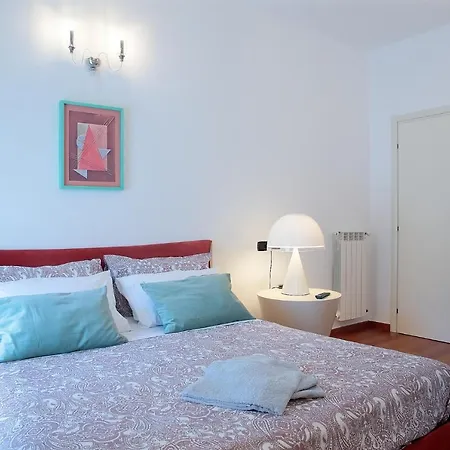 Savoia International_lt_bari Stazione * Bari